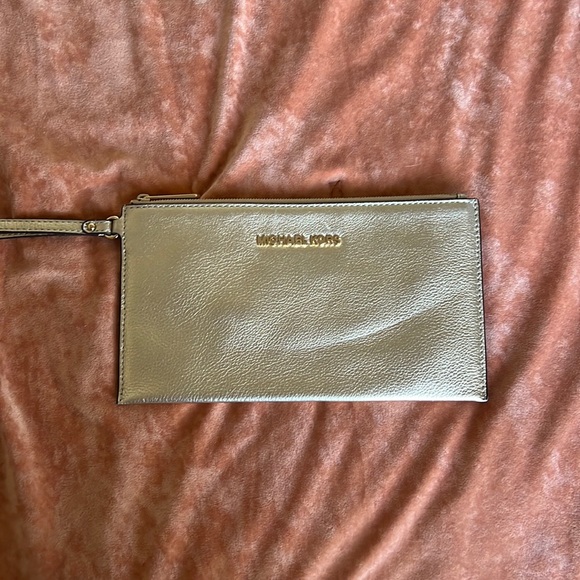 Michael Kors Leather Wristlet - Picture 1 of 3